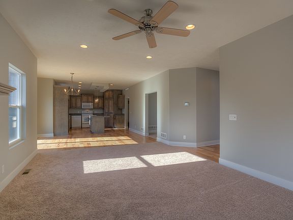 4th image of 6671 Kara Dr