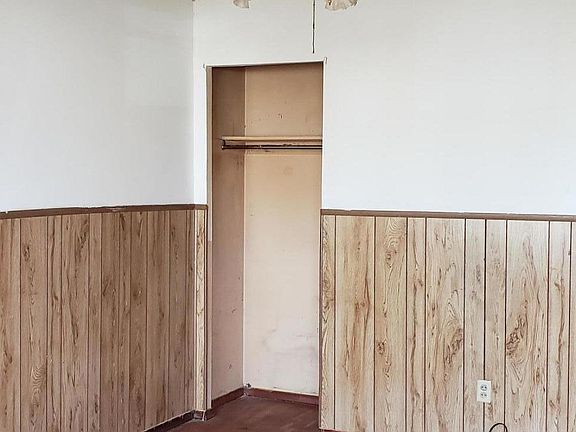 2nd image of 615 Hagenbuch St