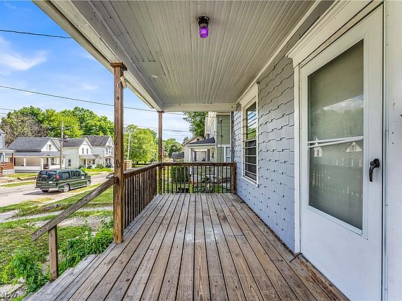 4th image of 518 Sumner St