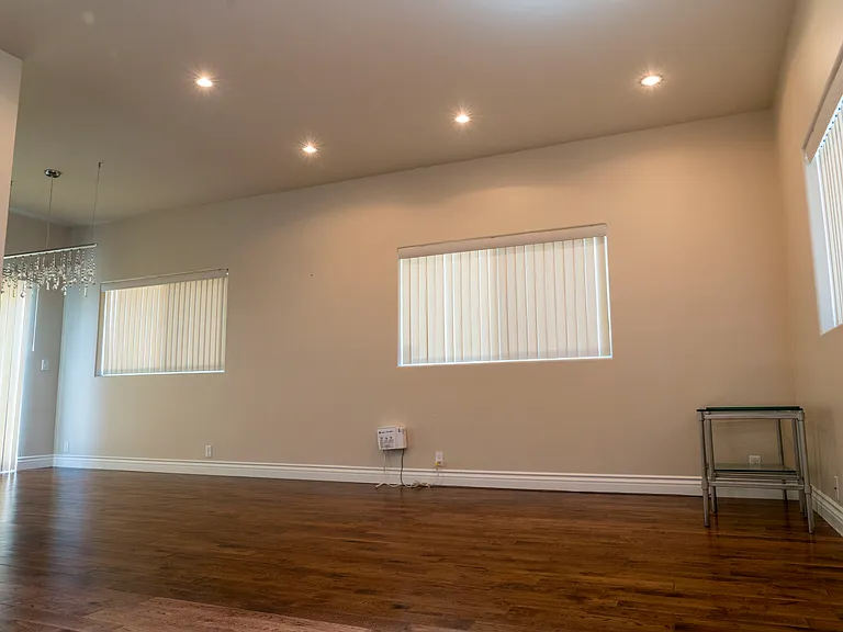 529 S Bandini St — Photo 14