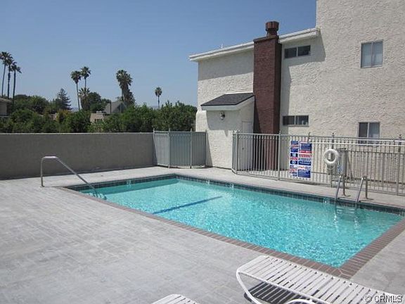 5th image of 21529 Saticoy St APT 112