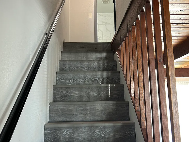 950 NW Hobart Ave — Photo 11