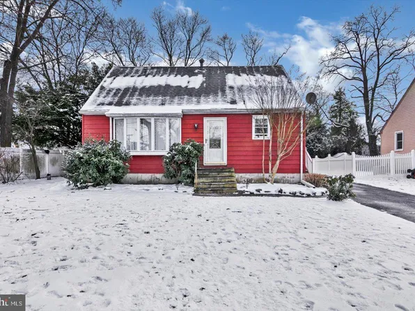 7 Hoffman Ave, Cherry Hill, NJ 08003