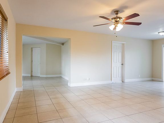 5th image of 3010 SE 1st St
