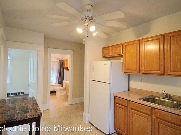 5th image of 5418A W Garfield Ave