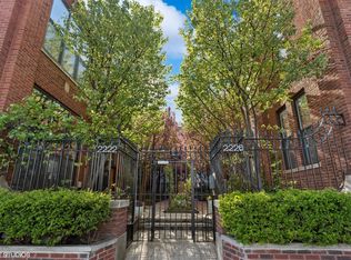 2222 N Racine Ave APT 9, Chicago, IL 60614