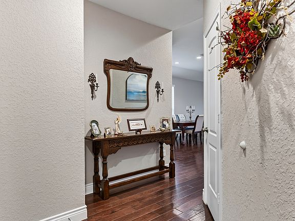 2nd image of 27410 Paraiso Sands