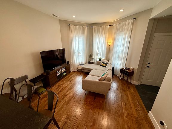 2nd image of 2621 W Homer St #1F