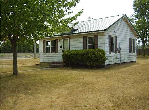 1st image of 221 Roseland Ave