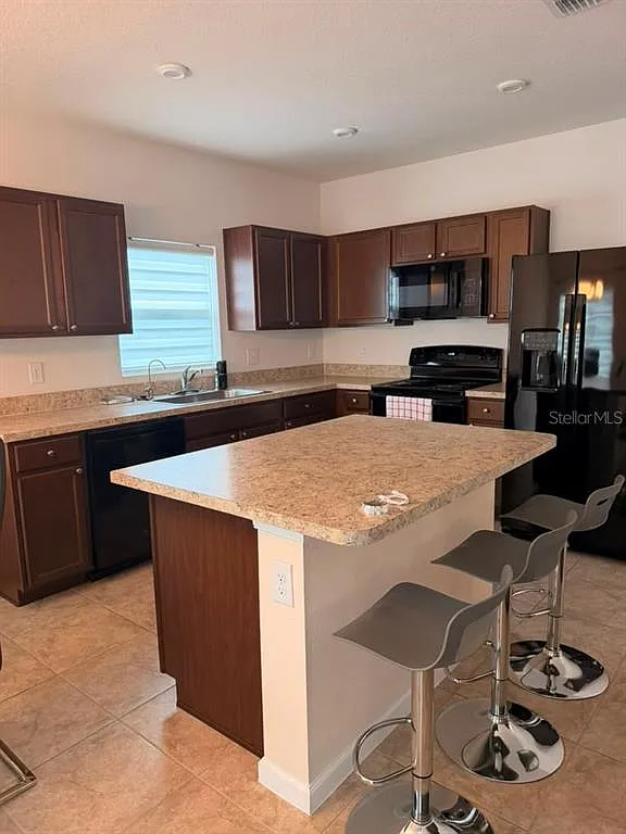 3 bed, 2.0 bath, 1292 sqft, $1,950 — Photo 4