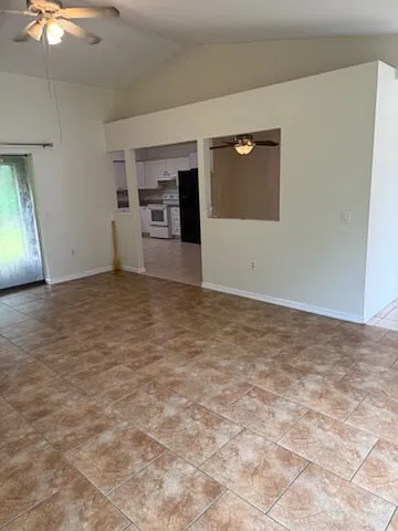 3 bed, 1430 sqft, $1,950 — Photo 4