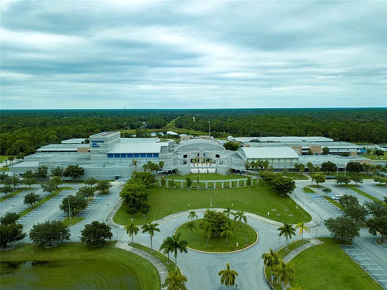 5700 Holiday Park Blvd — Photo 43
