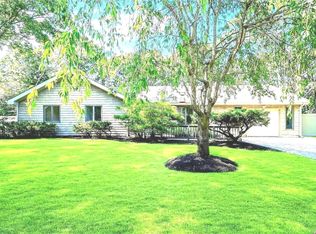 9 Hanover Pl, Medford, NY 11763