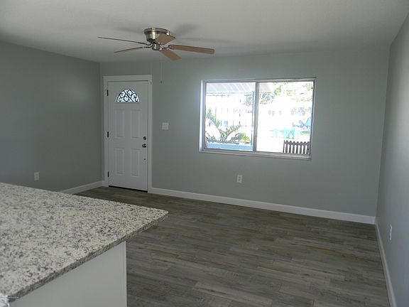 3rd image of 85 N Rosiland Ct