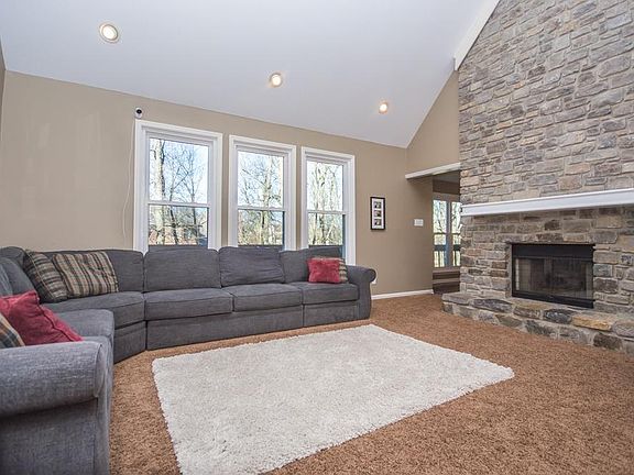 2nd image of 760 Winter Hill Ln