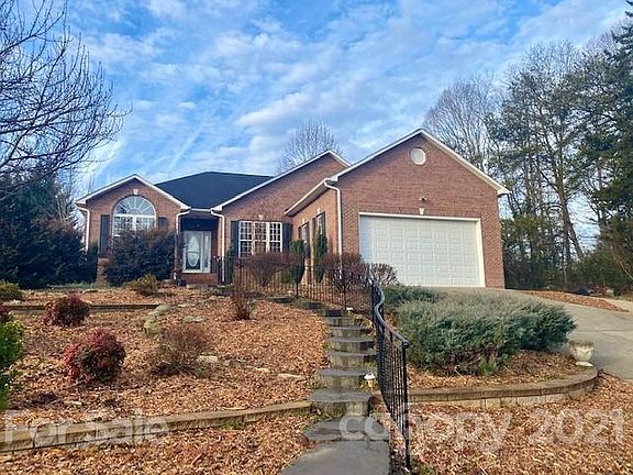 3rd image of 419 Kipling Dr