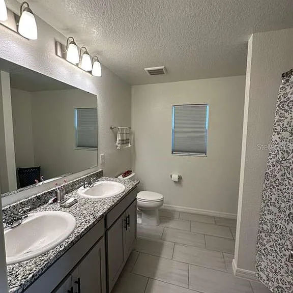 1027 Papaya Cir — Photo 10