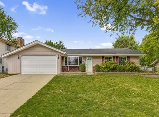 520 Carr Ct, Schaumburg, IL 60193