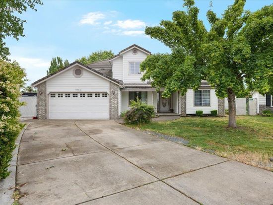 752 Mallory Ct, Central Pt, OR 97502