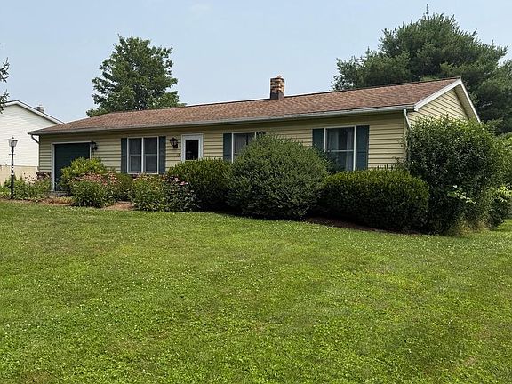 3rd image of 18 Bonnie Ln