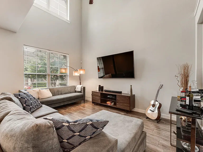 1319 Casselberry Dr — Photo 16