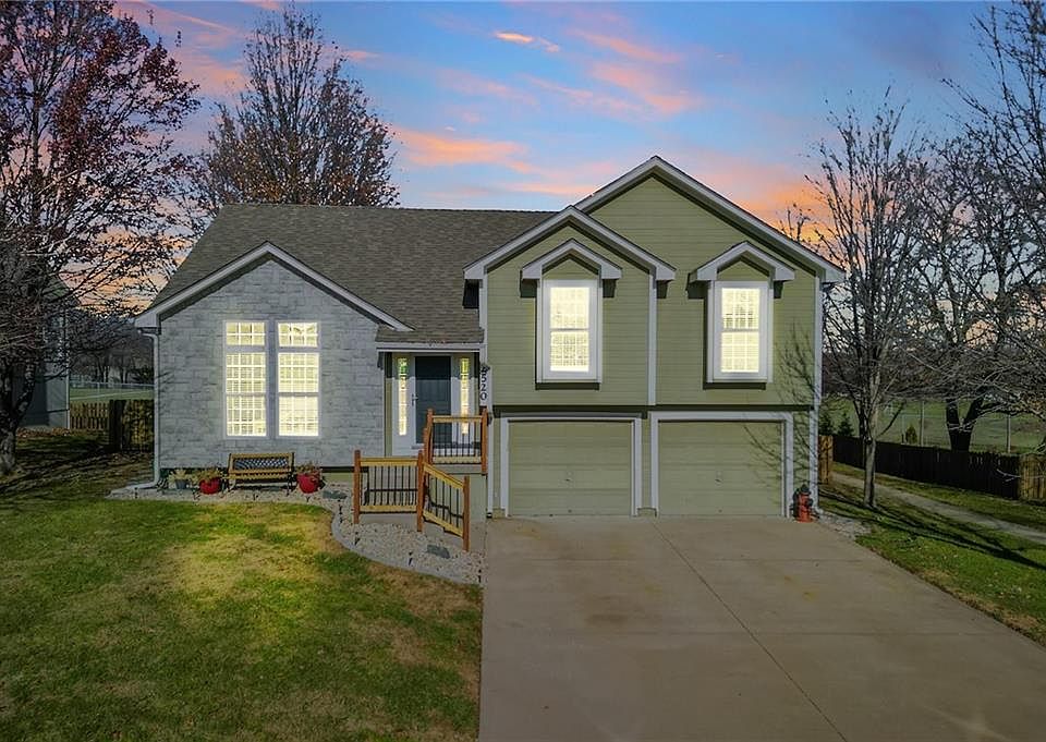 1st image of 2520 NE Horseshoe Dr