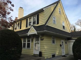 192 Fernwood Ter, Garden City, NY 11530