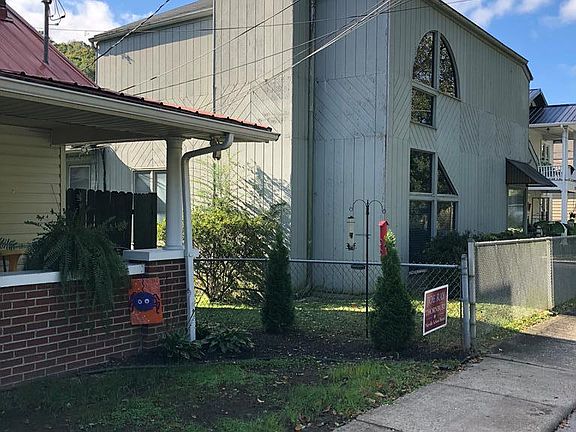 2nd image of 174 Riverview Dr