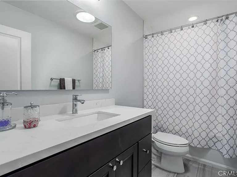 13014 Espinheira Dr — Photo 31