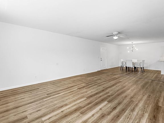 3rd image of 22725 SW 66th Avenue SW #103