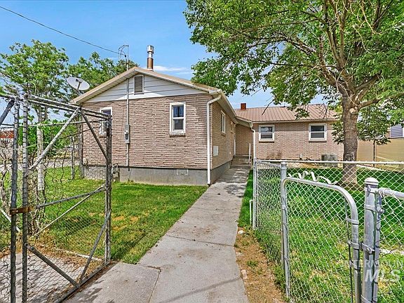 5th image of 629 14th Ave N