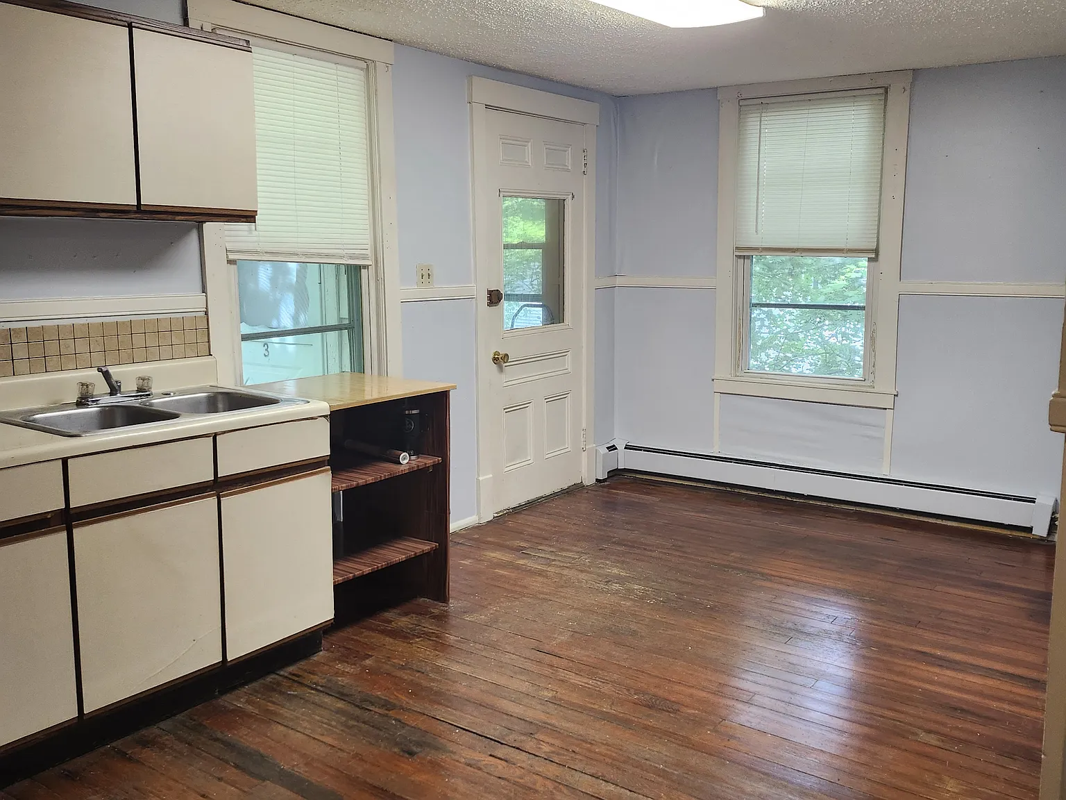 2 bed, 800 sqft, $1,350 — Photo 1
