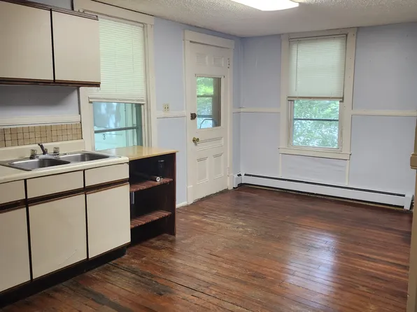 70 1/2 Hunters Ave #3, Taftville, CT 06380