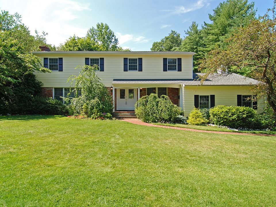 1st image of 11 Thomas Ln