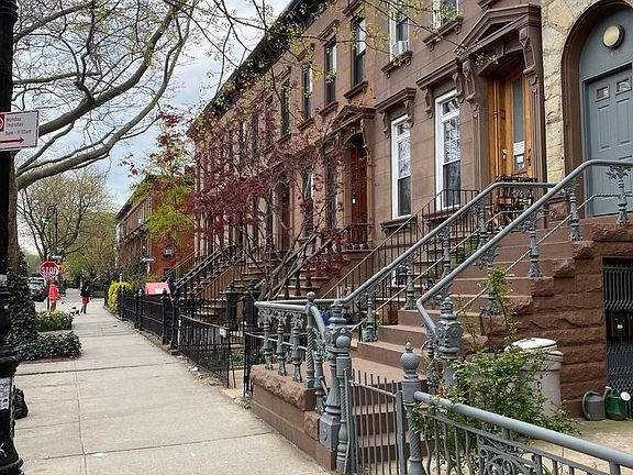 2nd image of 330 Stuyvesant Ave