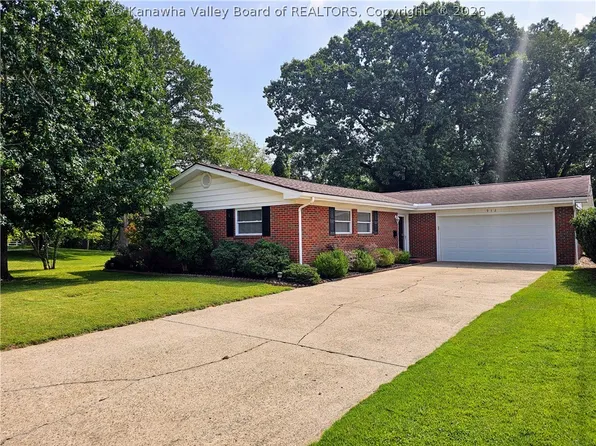 912 Mossman Cir, Point Pleasant, WV 25550