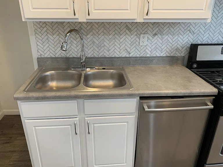 412 East 2nd Street — Photo 10