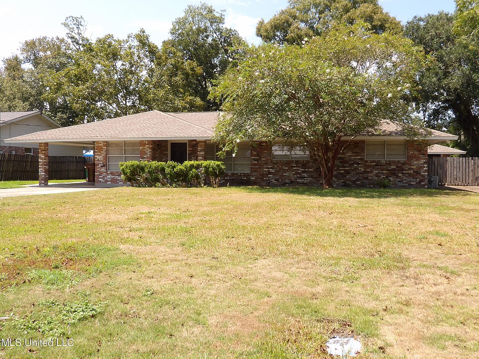 1st image of 310 Lynwood Cir