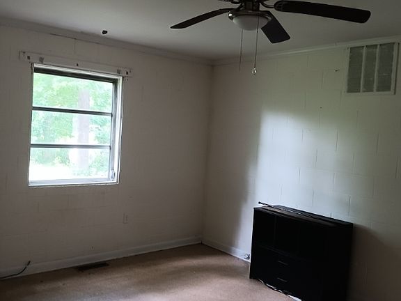 5th image of 2700 Jefferson Dr #A