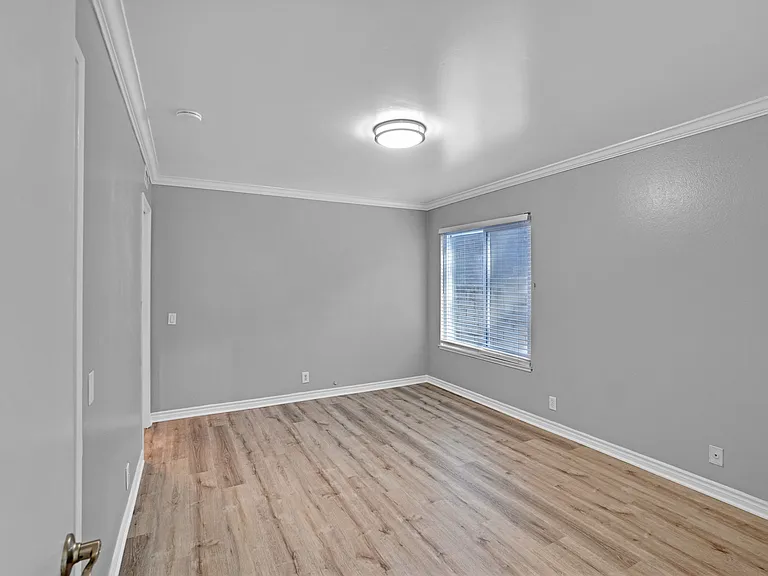22156 Crane St — Photo 14