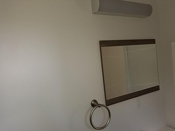 2nd image of 1435 Franklin St #3