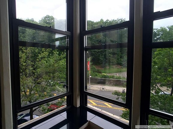 5th image of 100 Arden St APT 3B