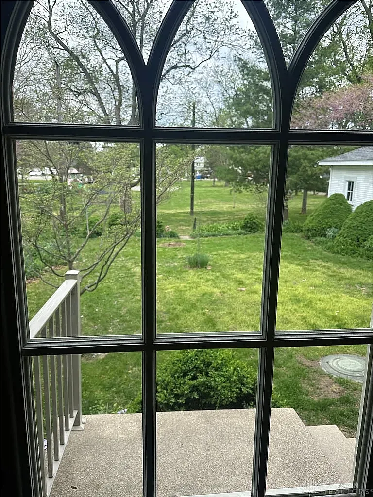 4 bed, 2289 sqft, $2,500 — Photo 3