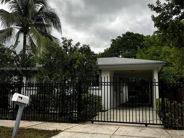 6301 NW 1st Pl — Photo 41