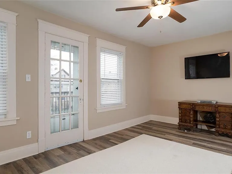 332 Commonwealth Ave — Photo 10