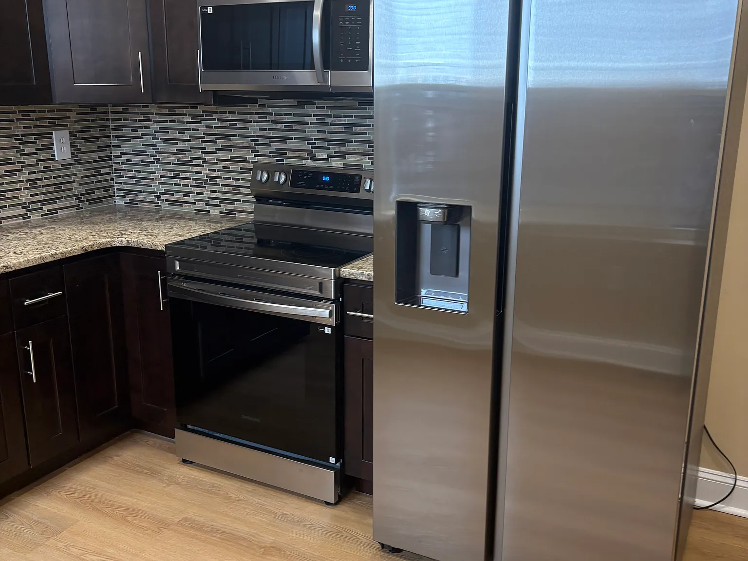 1307 Oak St — Photo 3