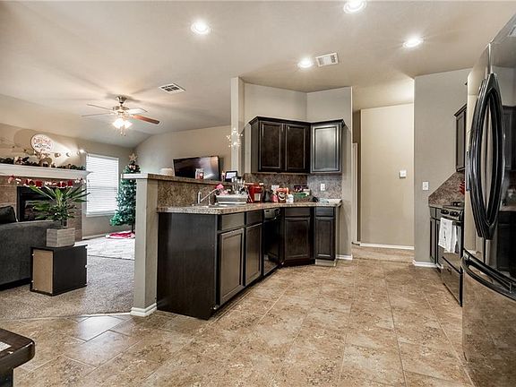 5th image of 9633 Lauren Dr
