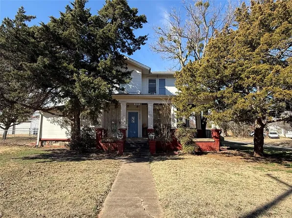 1702 S 8th St, Chickasha, OK 73018