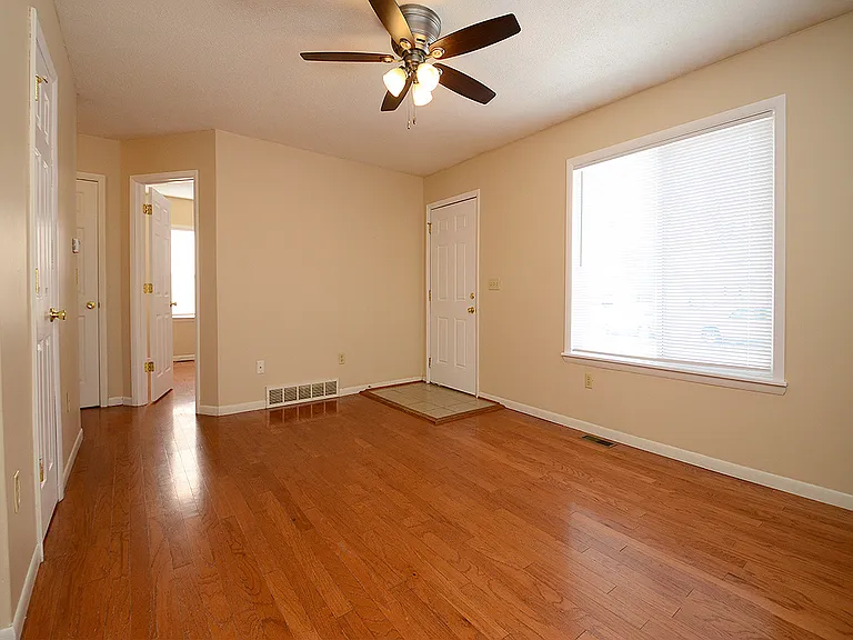5918 Sahler St — Photo 7