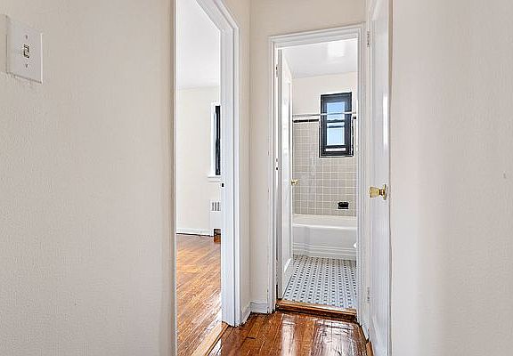 4th image of 2821 Kings Hwy APT 6N